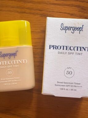 Supergoop! Protect(Tint) Daily SPF 50 - White Box with Yellow Accent